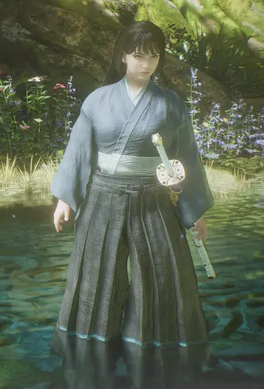 脱下附庸袍的外层