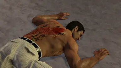 带锦标纹身的相泽